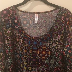 NWOT Lularoe Lynnae top, size large